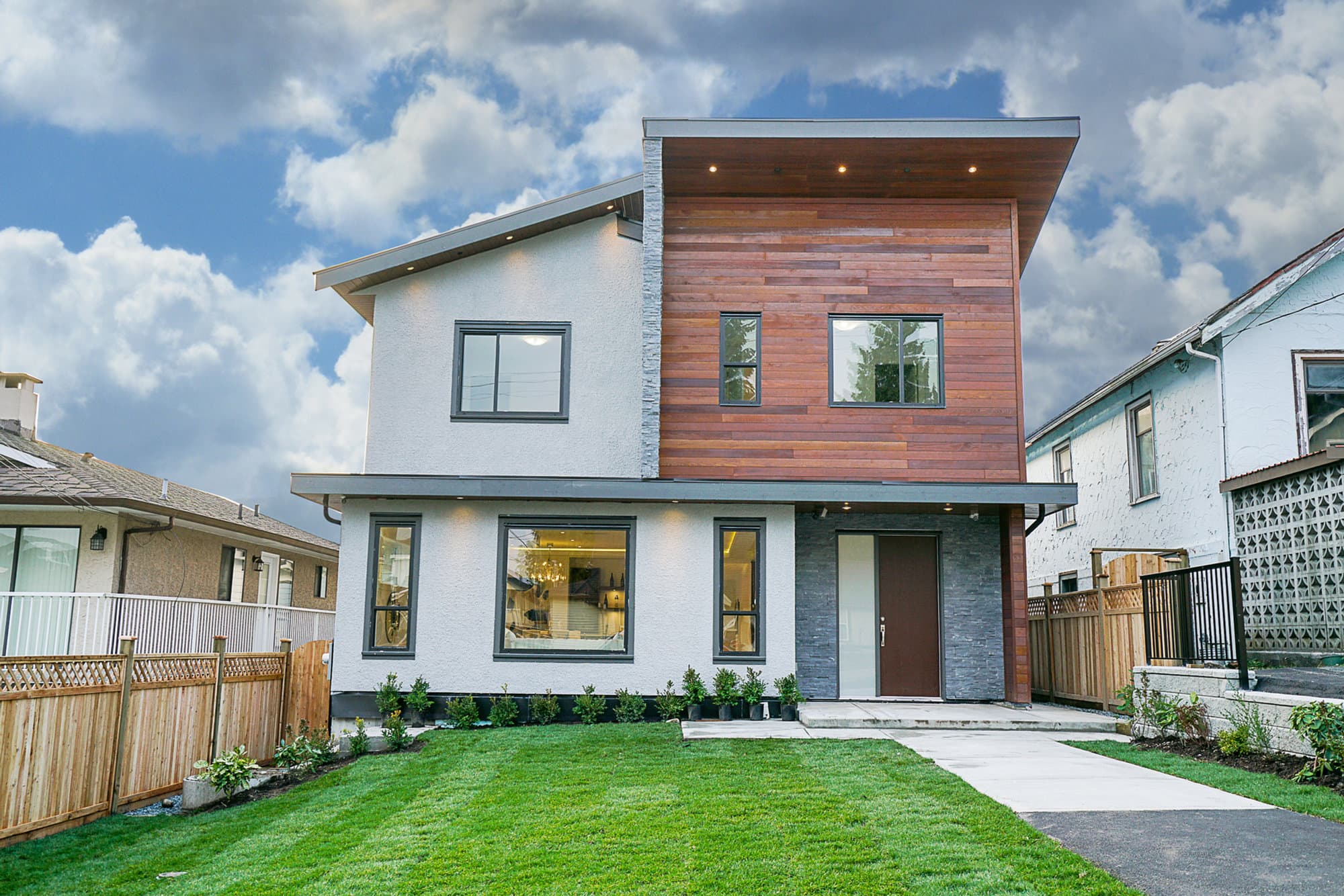 Spec House Main Unit & Coach House