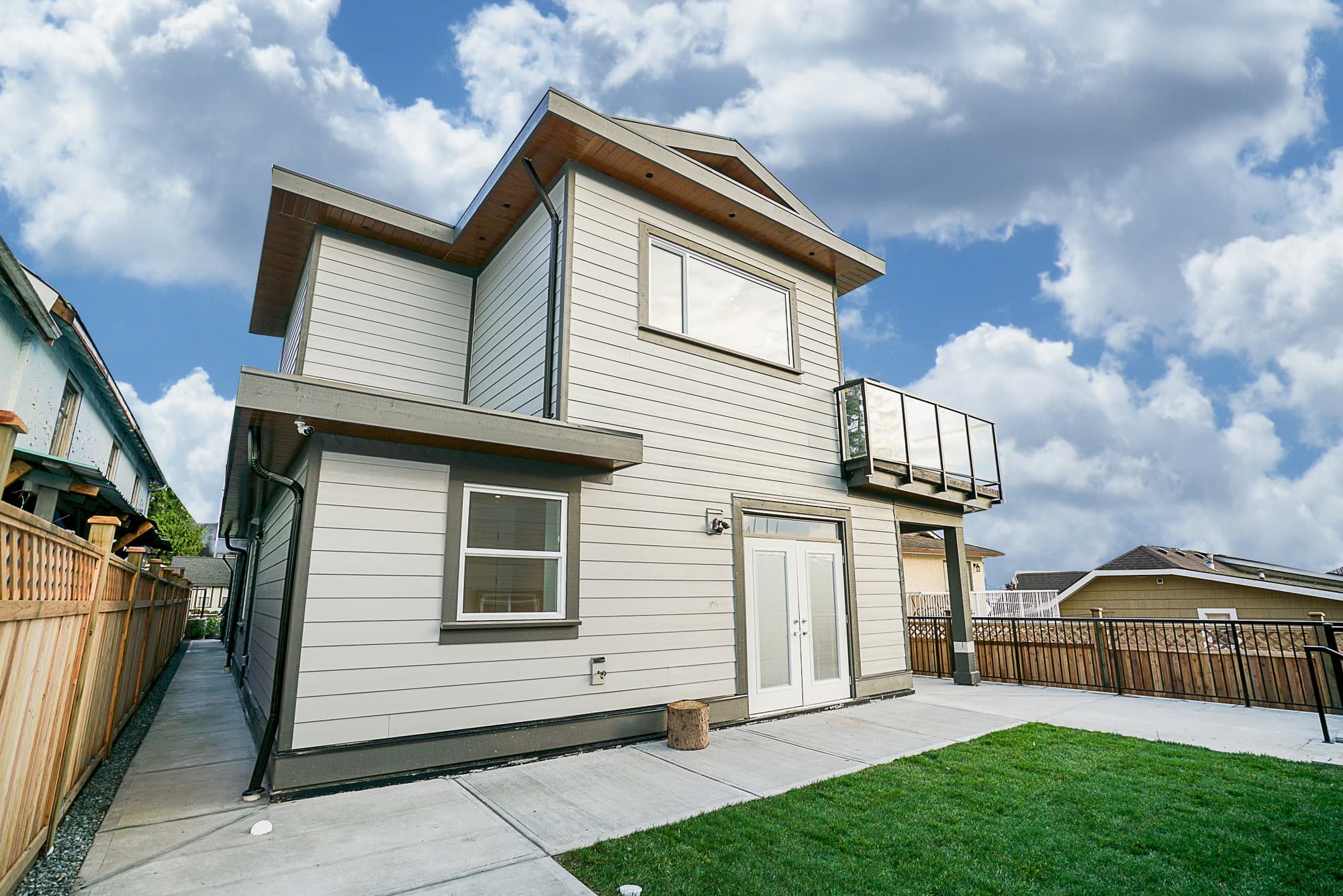 Spec House Main Unit & Coach House